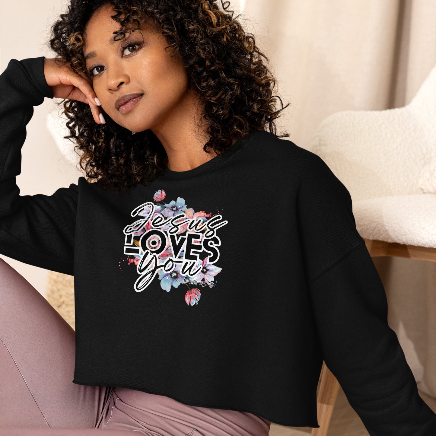 "Jesus loves you" - (black) Crop Sweatshirt